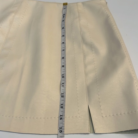 FRANCESCA’S ALYA faux Leather /vegan Leather mini skirt size S NWT side zipper - Picture 13 of 16